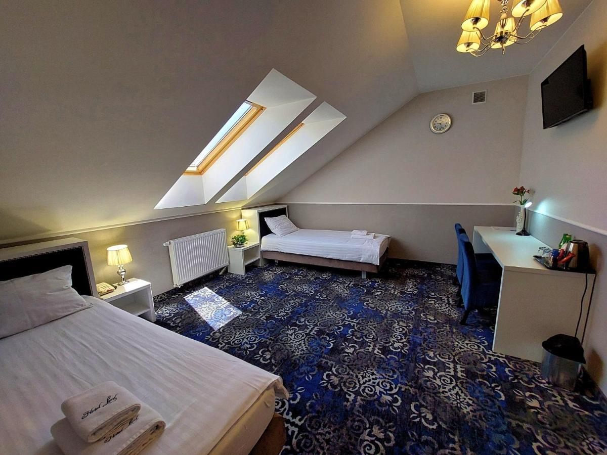 Hotel Lord Radom Ngoại thất bức ảnh