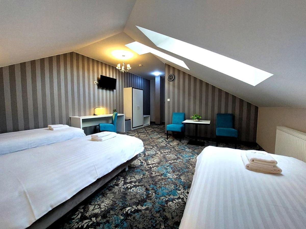 Hotel Lord Radom Ngoại thất bức ảnh