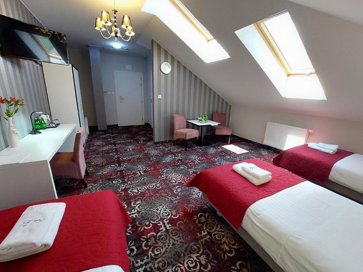 Hotel Lord Radom Ngoại thất bức ảnh