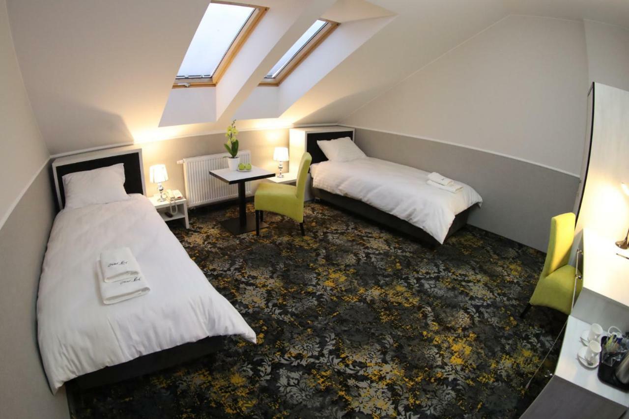 Hotel Lord Radom Ngoại thất bức ảnh