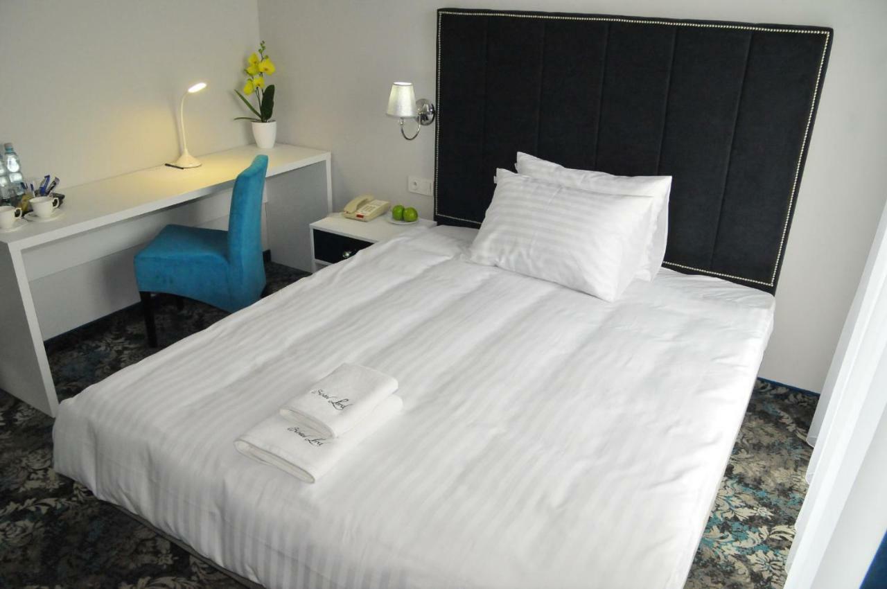 Hotel Lord Radom Ngoại thất bức ảnh