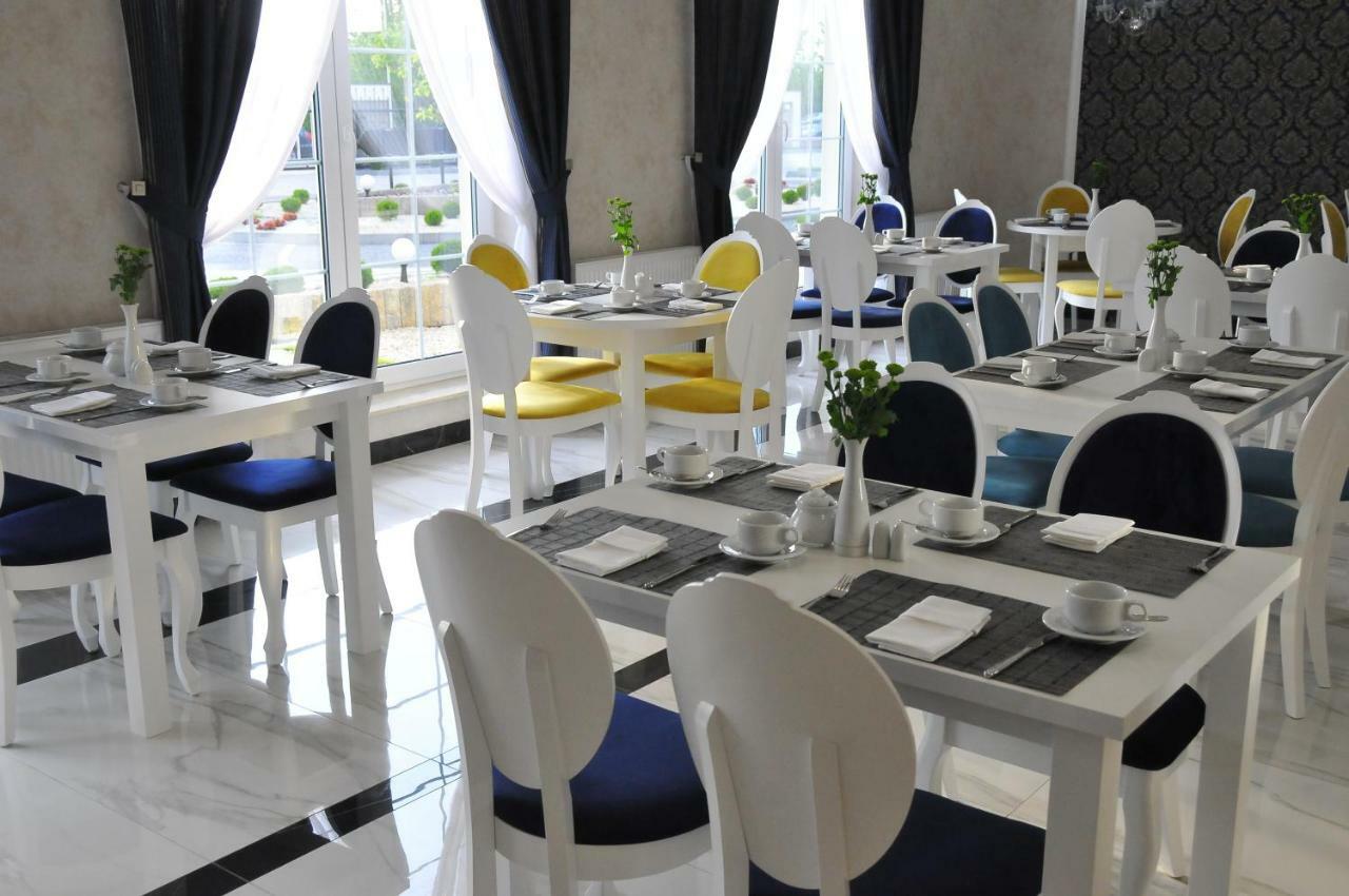 Hotel Lord Radom Ngoại thất bức ảnh